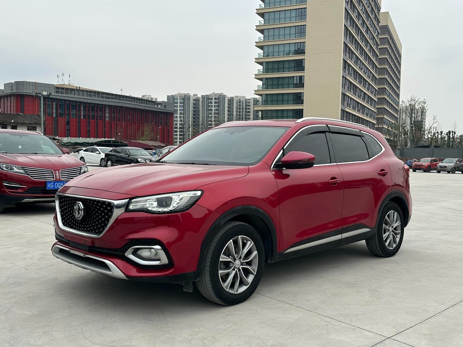 2019 MG HS Red