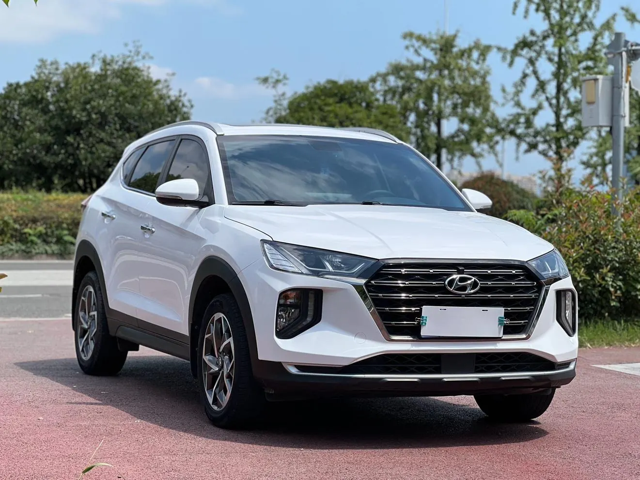 Hyundai Tucson 280TGDi photo 2