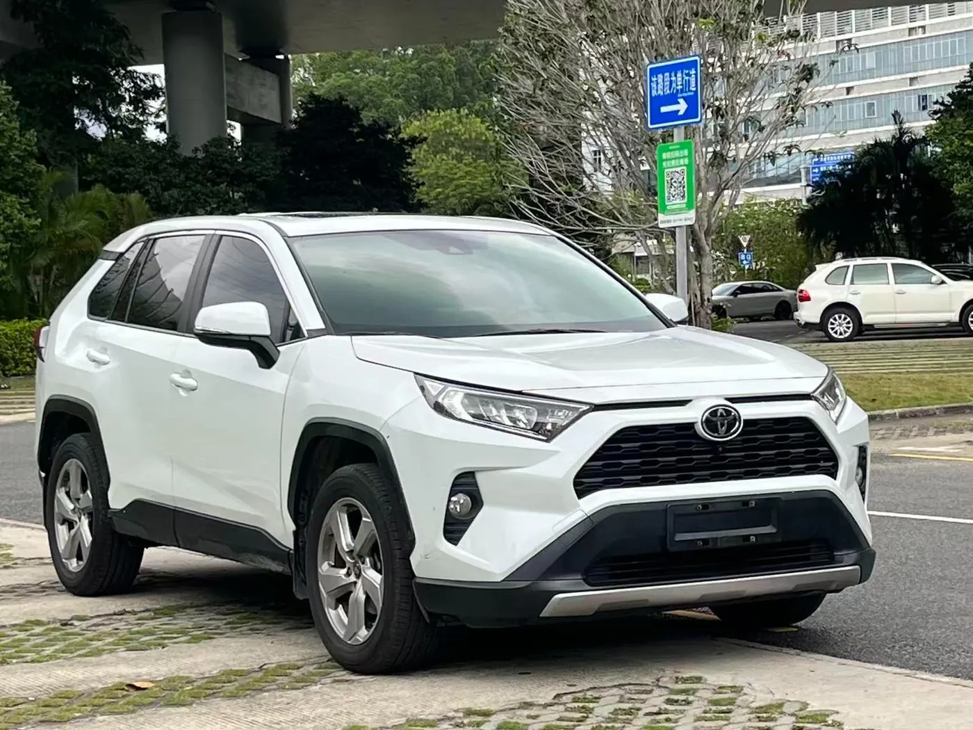 Toyota RAV4 2.0L photo 3