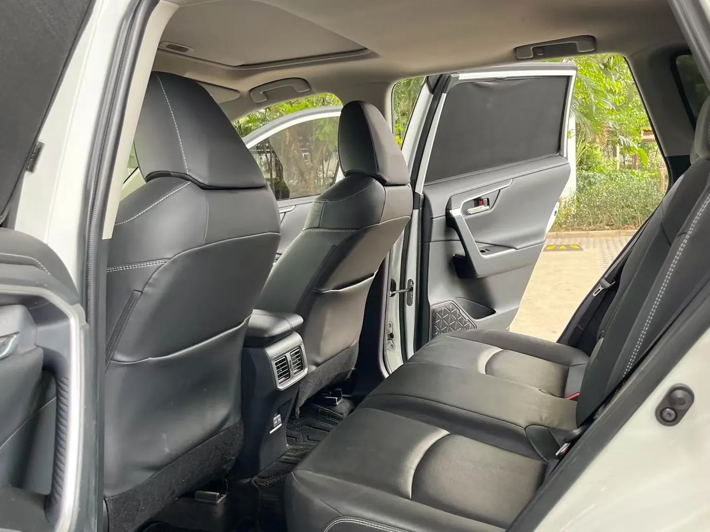 Toyota RAV4 2.0L photo 6