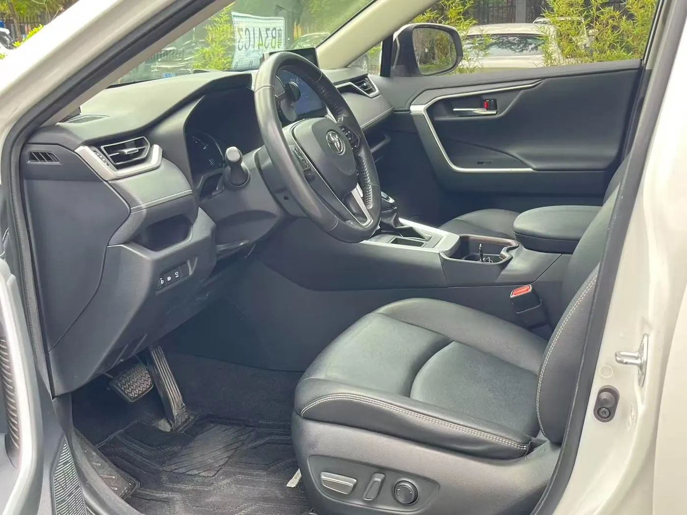 Toyota RAV4 2.0L photo 8