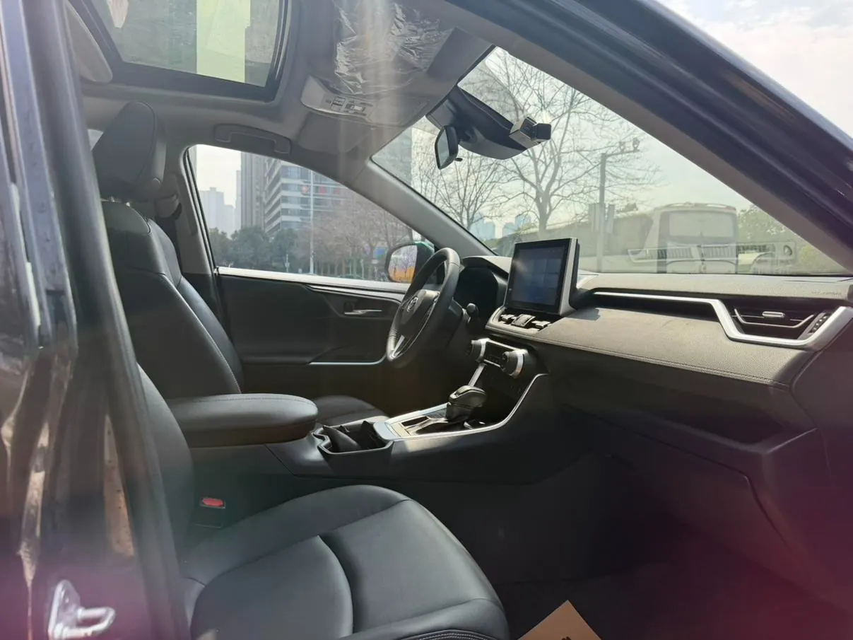 Toyota RAV4 2.0L photo 10