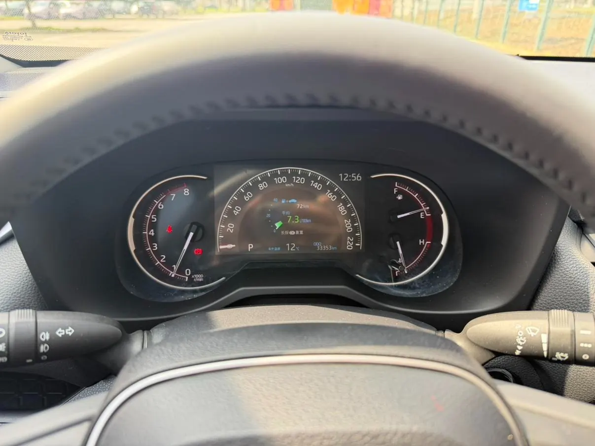 Toyota RAV4 2.0L photo 12
