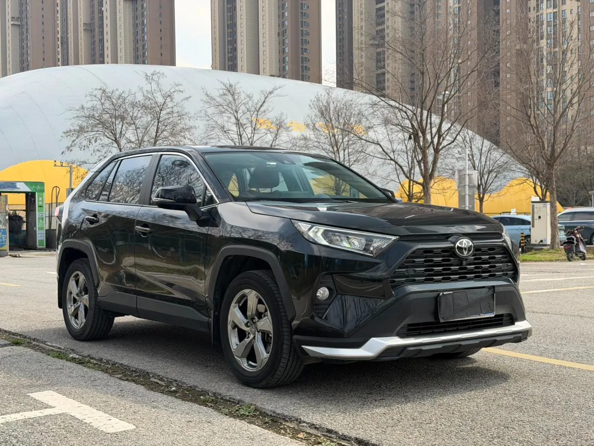 Toyota RAV4 2.0L photo 3