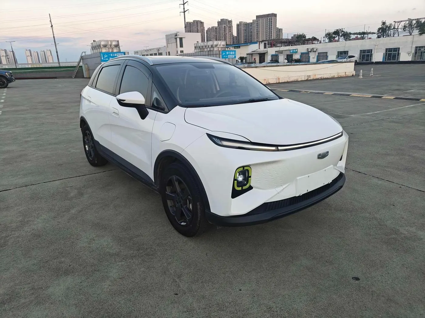 Geely Geometry E Firefly 401KM photo 3