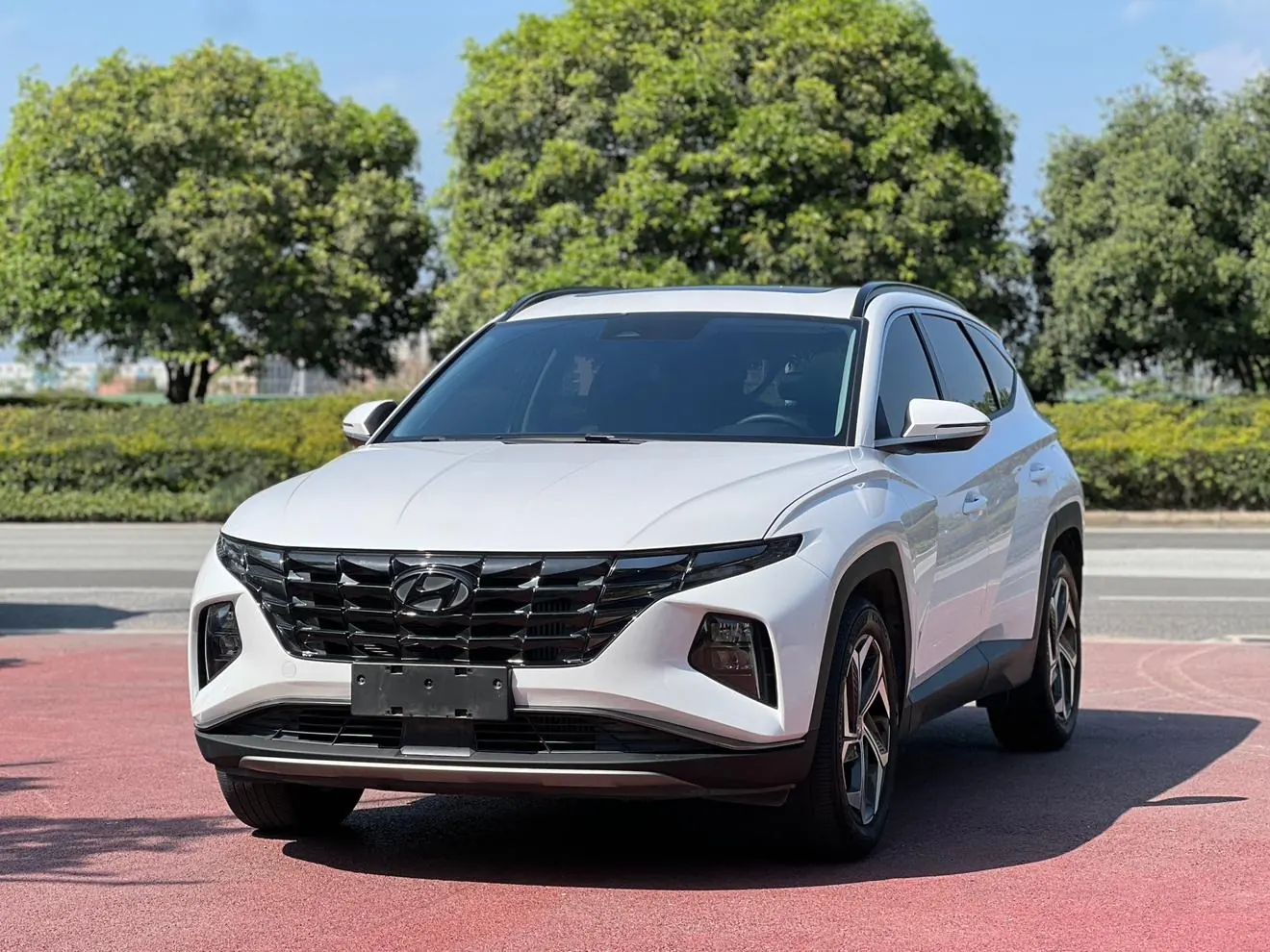 Hyundai Tucson Hyundai TucsonL 1.5T DLX