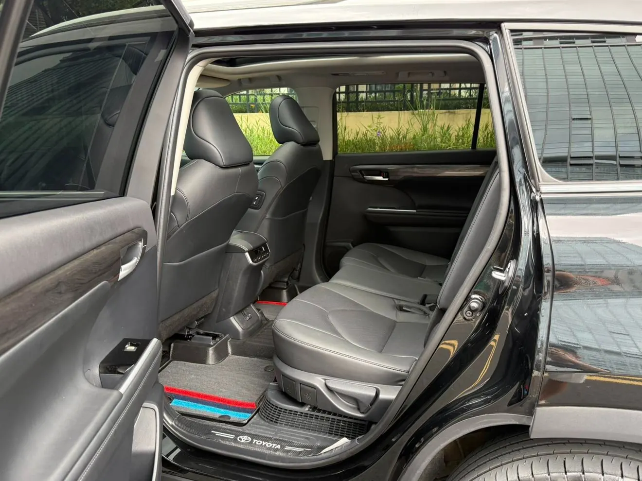 Toyota Highlander 2.5L photo 8