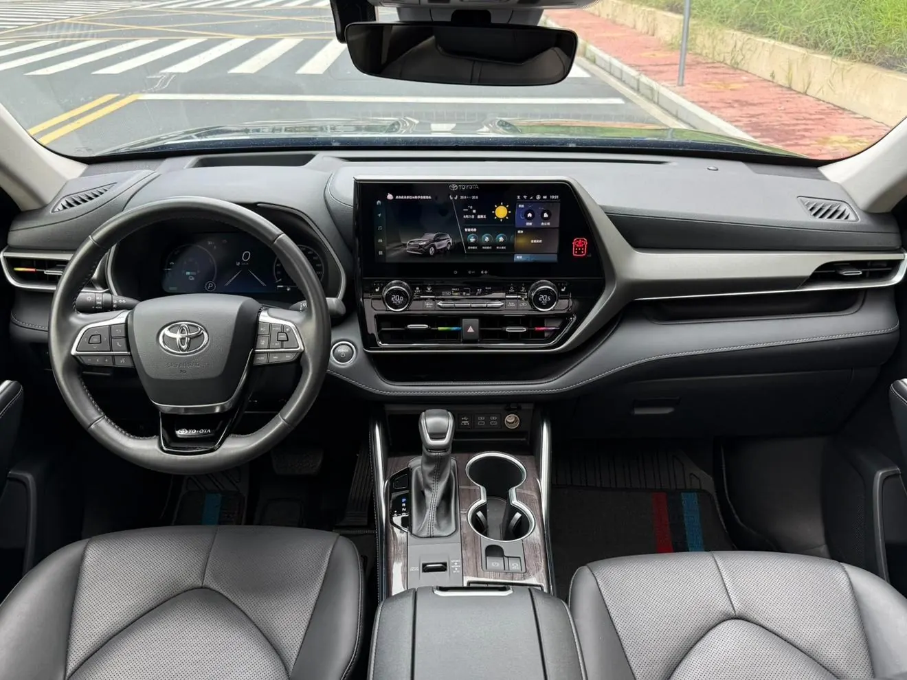 Toyota Highlander 2.5L photo 9