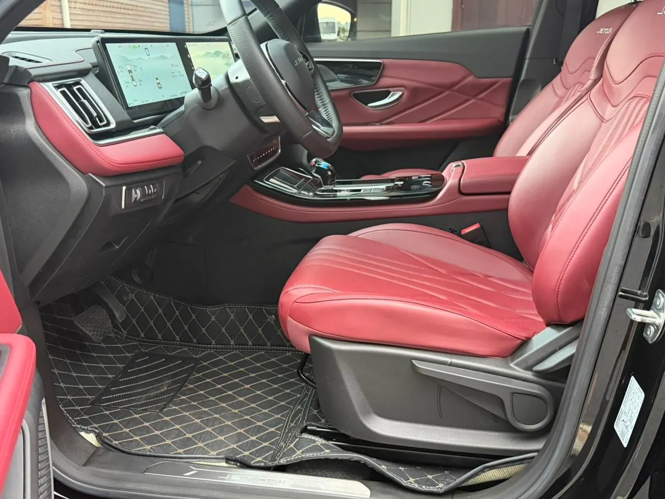 Jetour X70 PLUS 1.5T 6DCT photo 5